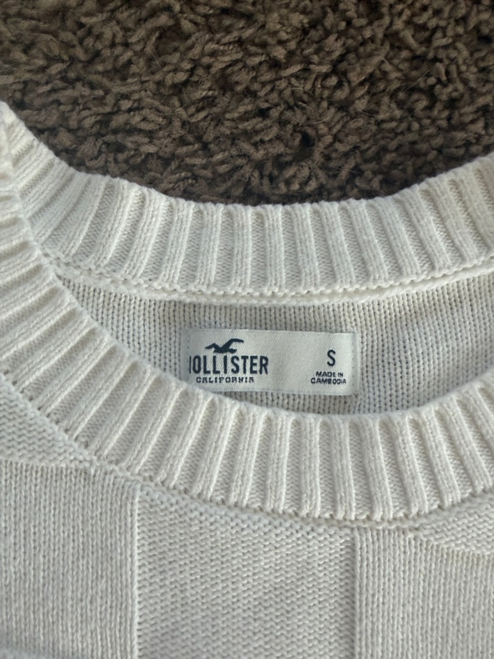 Hollister Cream Textured Crewneck Sweater - Picture 2 of 2